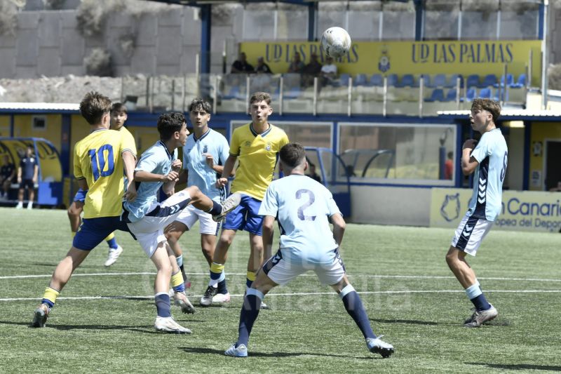 Fotos: Los dos cadetes de la UD cruzan sus caminos en el Anexo
