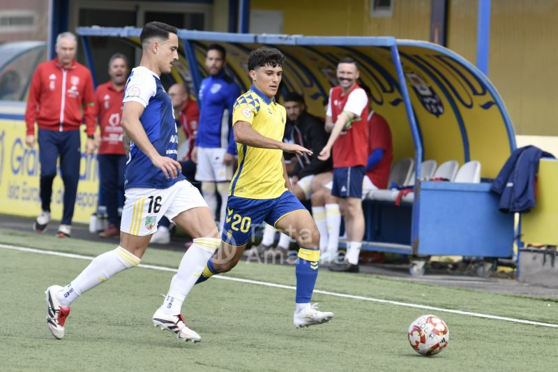 1-0: Carlos Navarro le da un zapatazo al San Fernando