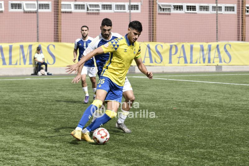 1-0: Carlos Navarro le da un zapatazo al San Fernando