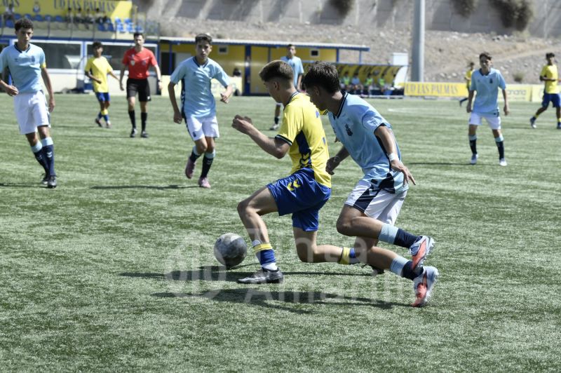 Fotos: Los dos cadetes de la UD cruzan sus caminos en el Anexo