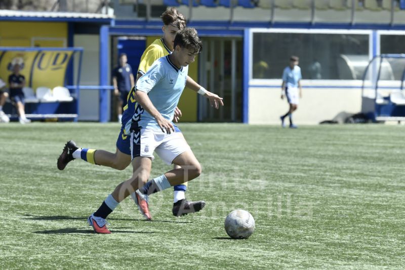 Fotos: Los dos cadetes de la UD cruzan sus caminos en el Anexo
