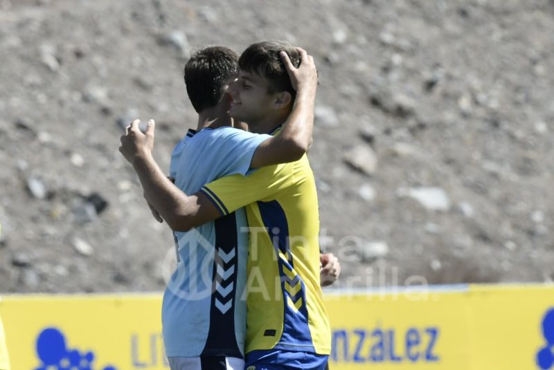 Fotos: Los dos cadetes de la UD cruzan sus caminos en el Anexo