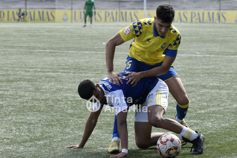 1-0: Carlos Navarro le da un zapatazo al San Fernando