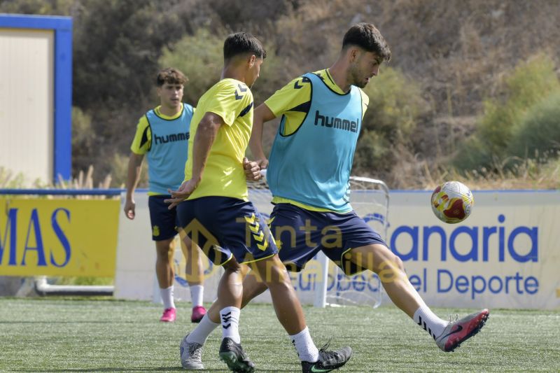 Fotos: Las Palmas Atlético prepara su cuarta recepción al histórico Badajoz