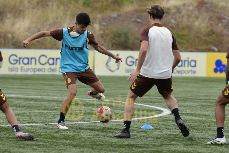 Fotos: Las Palmas C tiene a la vista el derbi de la capital en Tercera