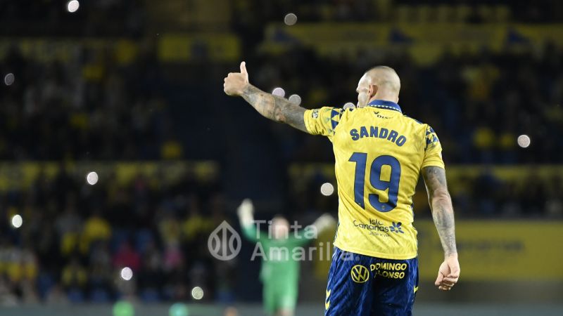 Sandro se pone al frente de los francotiradores de faltas directas