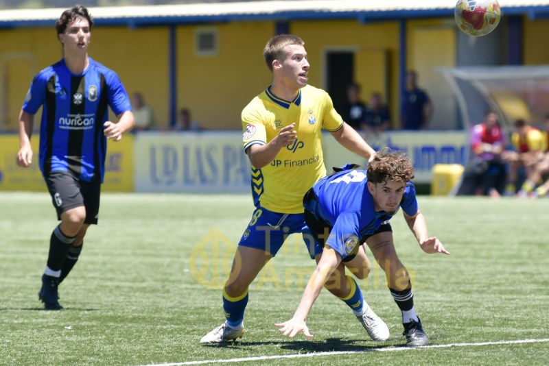 Pasillo a la UD, victoria (4-0) y ahora la Copa de Campeones