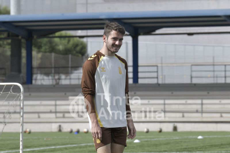 Fotos: Las Palmas Atlético se prepara para jugar en 'otra isla'