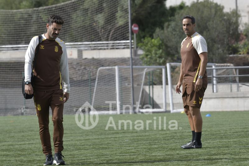 Fotos: Las Palmas Atlético se prepara para jugar en 'otra isla'