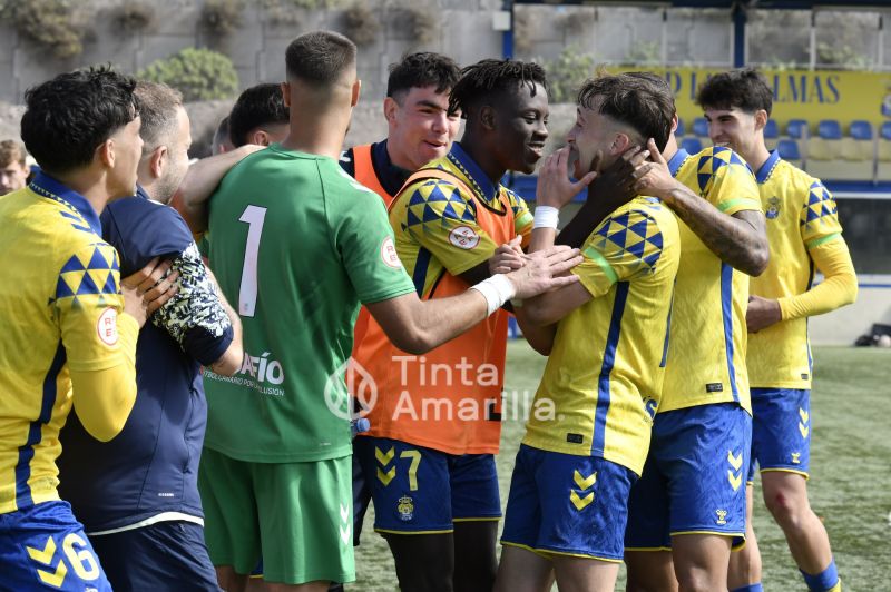 1-0: Carlos Navarro le da un zapatazo al San Fernando