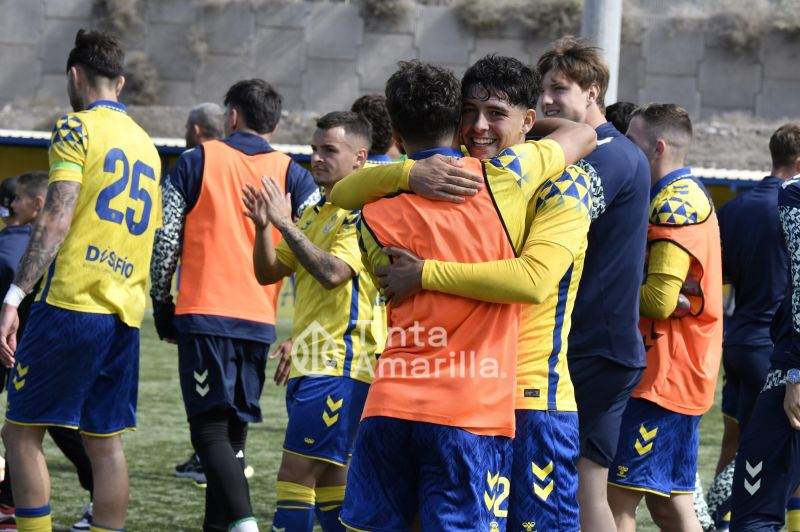 1-0: Carlos Navarro le da un zapatazo al San Fernando