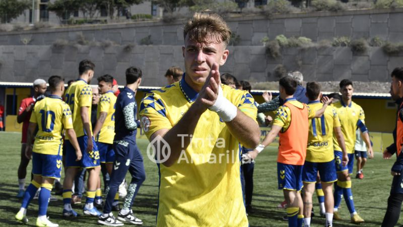 1-0: Carlos Navarro le da un zapatazo al San Fernando