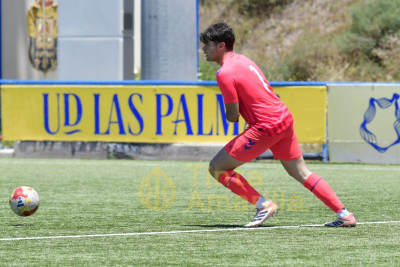Pasillo a la UD, victoria (4-0) y ahora la Copa de Campeones