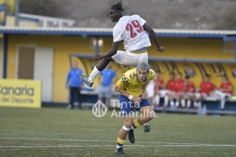 Fotos: Cuarto triunfo del juvenil C de la UD Las Palmas