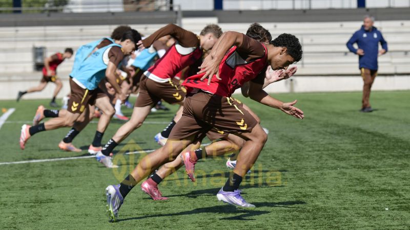 Fotos: Las Palmas C tiene a la vista el derbi de la capital en Tercera