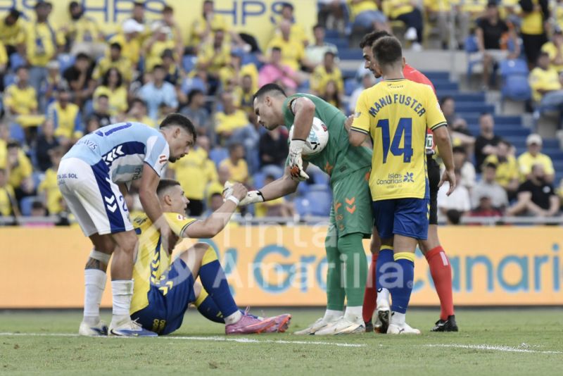 0-1: La UD no halla la salida al laberinto que fabricó el Málaga y el VAR