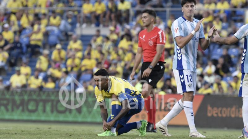 0-1: La UD no halla la salida al laberinto que fabricó el Málaga y el VAR