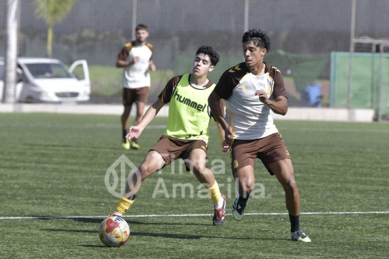 Fotos: Las Palmas Atlético y el juvenil de Honor despiden juntos 2025
