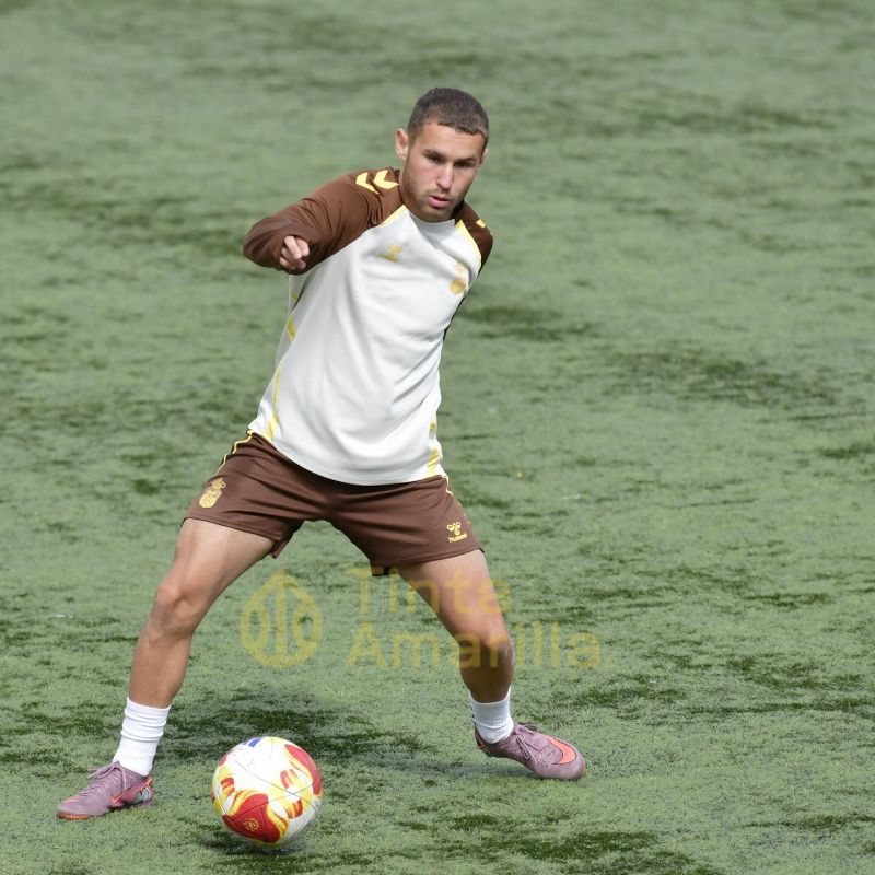 El Juez Único sanciona al goleador de Las Palmas Atlético e indulta al del Real Madrid C