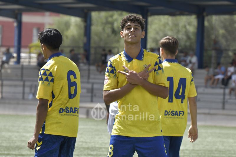 4-0: Laboriosa goleada de la UD para aferrarse al liderato juvenil