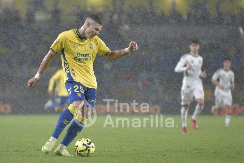 2-1: La UD tumba al Albacete con el manual del pase y del suspense