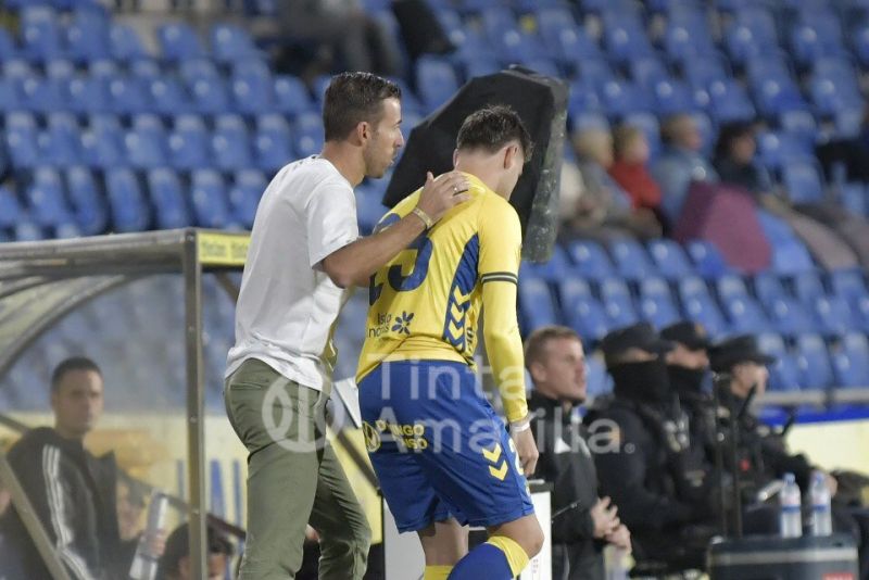 2-1: La UD tumba al Albacete con el manual del pase y del suspense