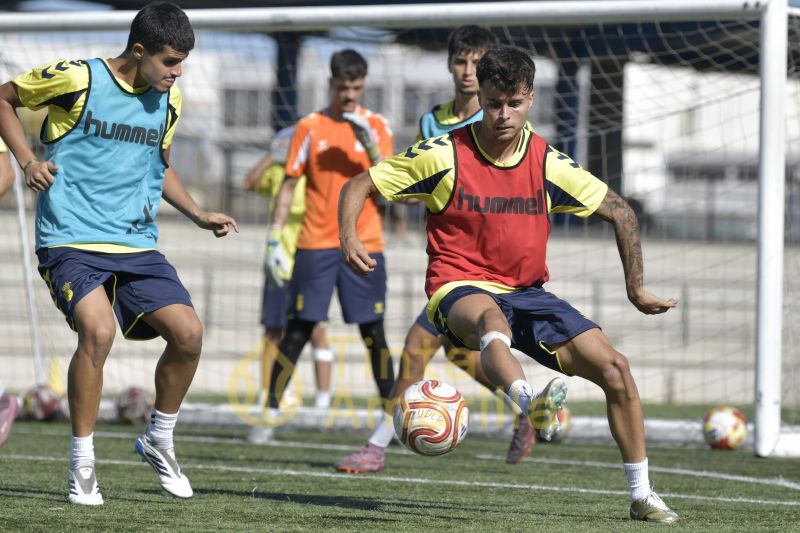 Fotos: Las Palmas C se prepara para la defensa del liderato ante un histórico rival