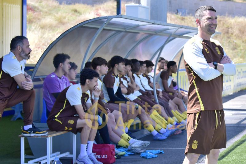 Fotos: Los jugadores del juvenil calibran su momento antes de la Copa de Campeones