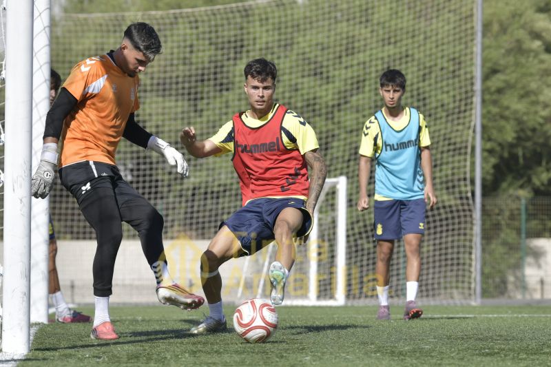 Fotos: Las Palmas C se prepara para la defensa del liderato ante un histórico rival