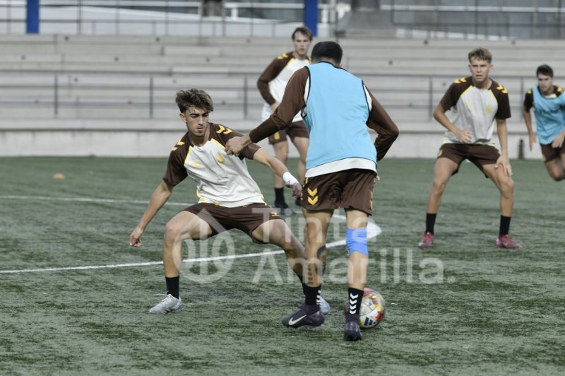 Fotos: Las Palmas C supera su último contratiempo