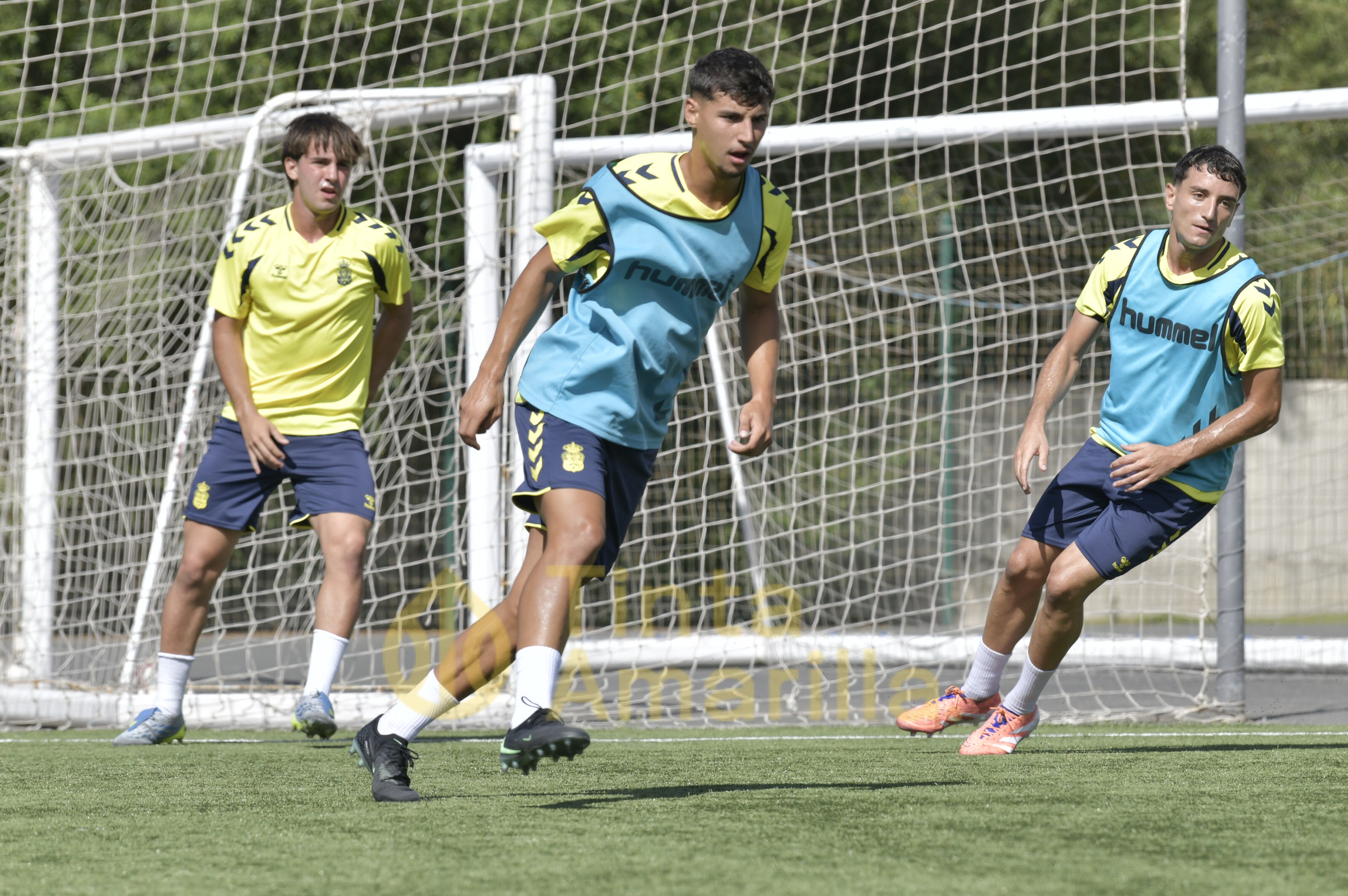 Fotos: Las Palmas Atlético pone su periscopio en dirección al Colombino