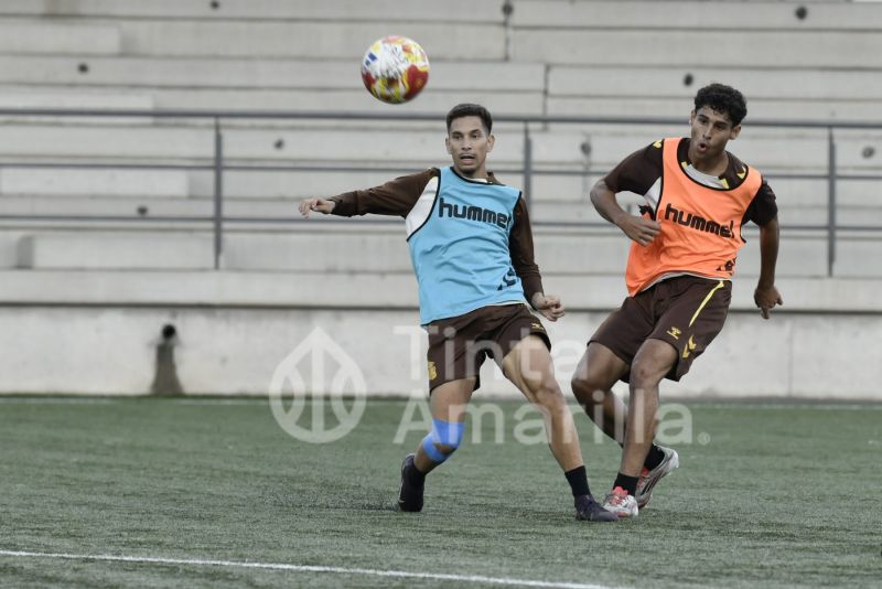Fotos: Las Palmas C supera su último contratiempo