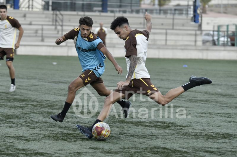 Fotos: Las Palmas C supera su último contratiempo