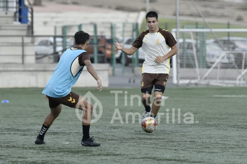 Fotos: Las Palmas C supera su último contratiempo