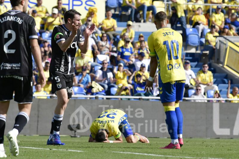 0-0: La UD extravía el instinto asesino y no desmonta la nueva guagua del Burgos