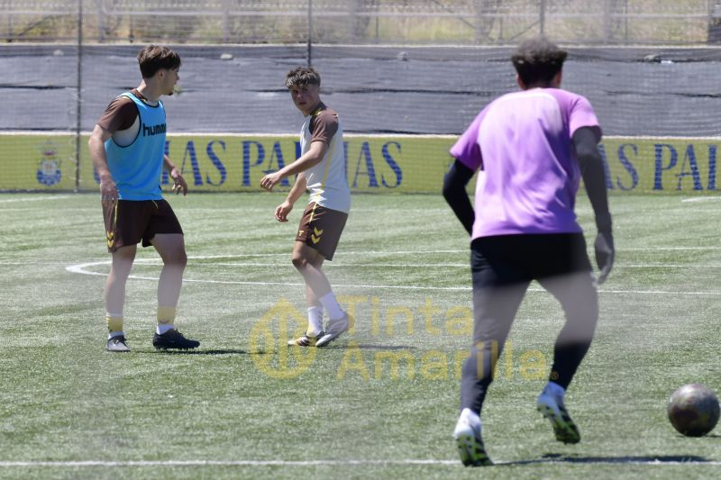 Fotos: Los jugadores del juvenil calibran su momento antes de la Copa de Campeones