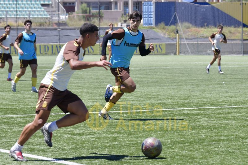 Fotos: Los jugadores del juvenil calibran su momento antes de la Copa de Campeones