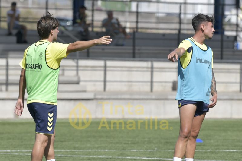 Fotos: Las Palmas Atlético pone su periscopio en dirección al Colombino
