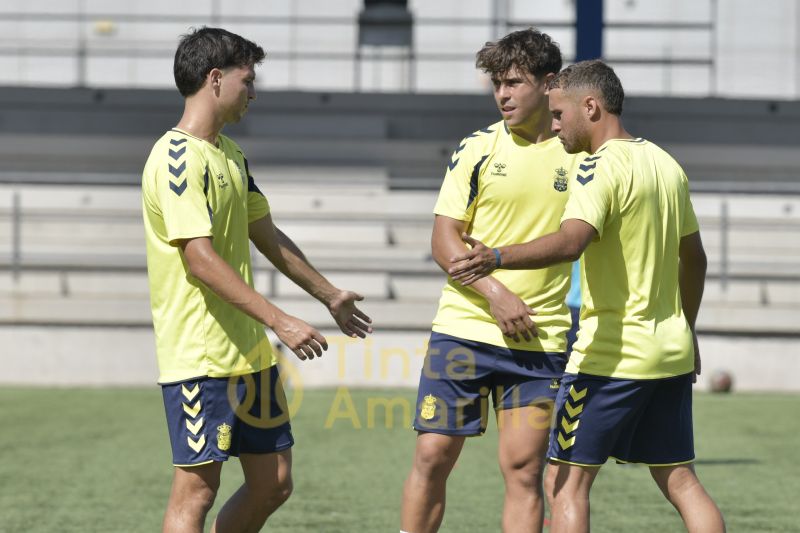 Fotos: Las Palmas Atlético pone su periscopio en dirección al Colombino
