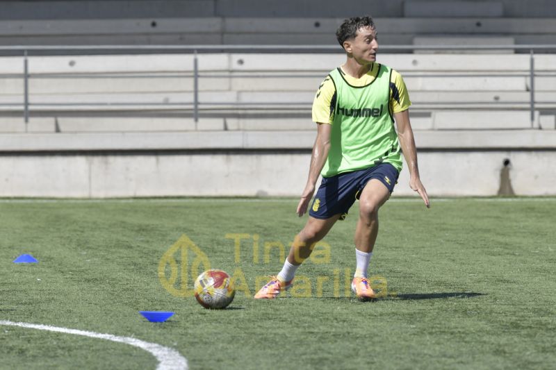 Fotos: Las Palmas Atlético pone su periscopio en dirección al Colombino