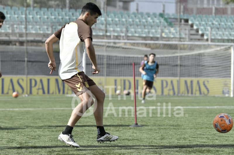 Fotos: Las Palmas C supera su último contratiempo