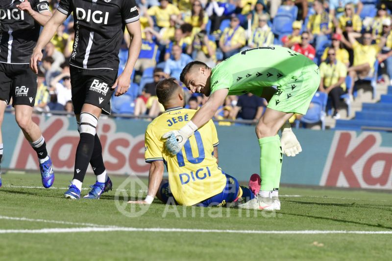 0-0: La UD extravía el instinto asesino y no desmonta la nueva guagua del Burgos