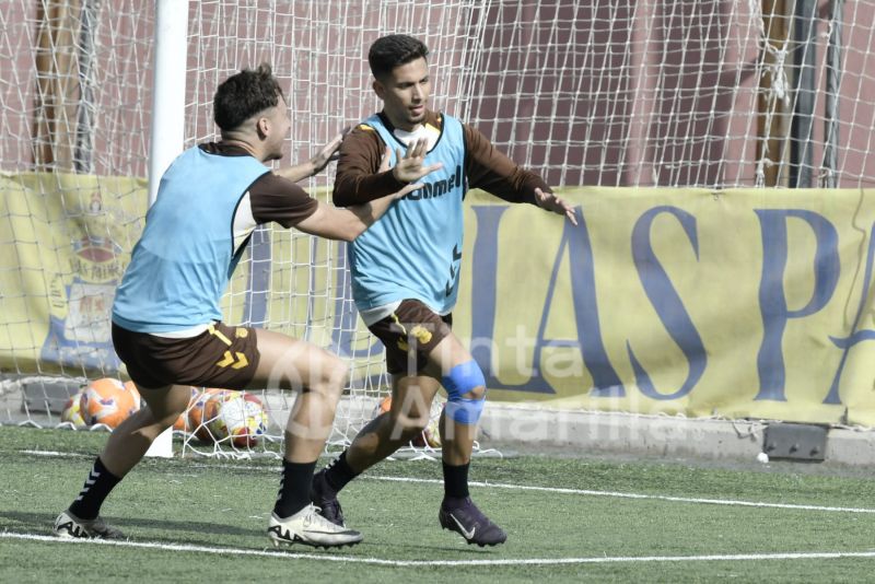 Fotos: Las Palmas C supera su último contratiempo