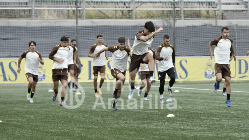 Fotos: El filial prepara un partido con matices especiales para Juanma Marrero
