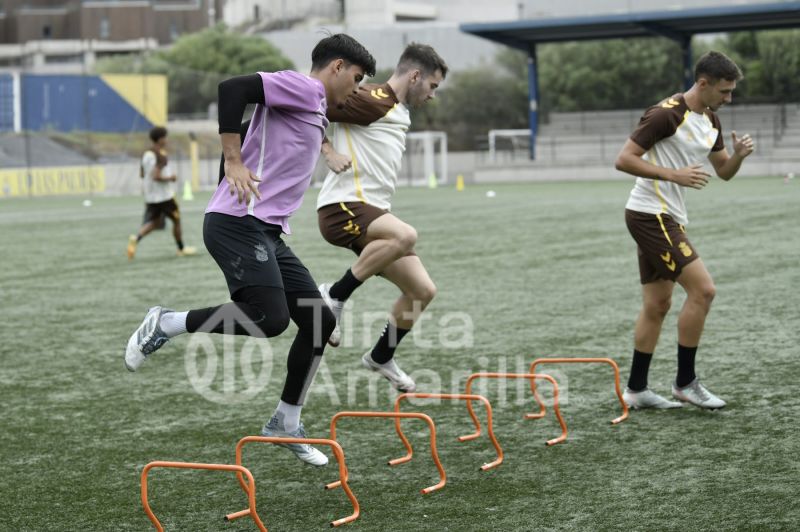 Fotos: El filial prepara un partido con matices especiales para Juanma Marrero
