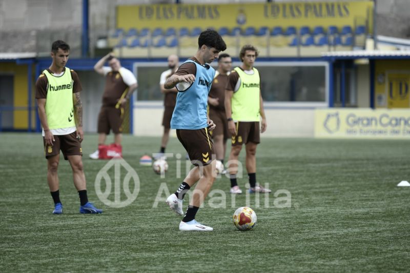 Fotos: El filial prepara un partido con matices especiales para Juanma Marrero