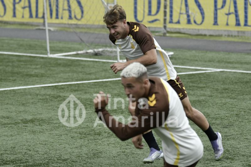 Fotos: El filial prepara un partido con matices especiales para Juanma Marrero
