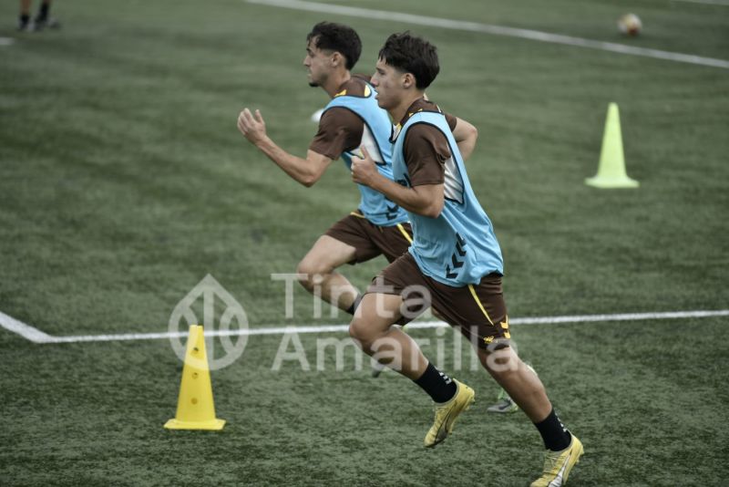 Fotos: El filial prepara un partido con matices especiales para Juanma Marrero