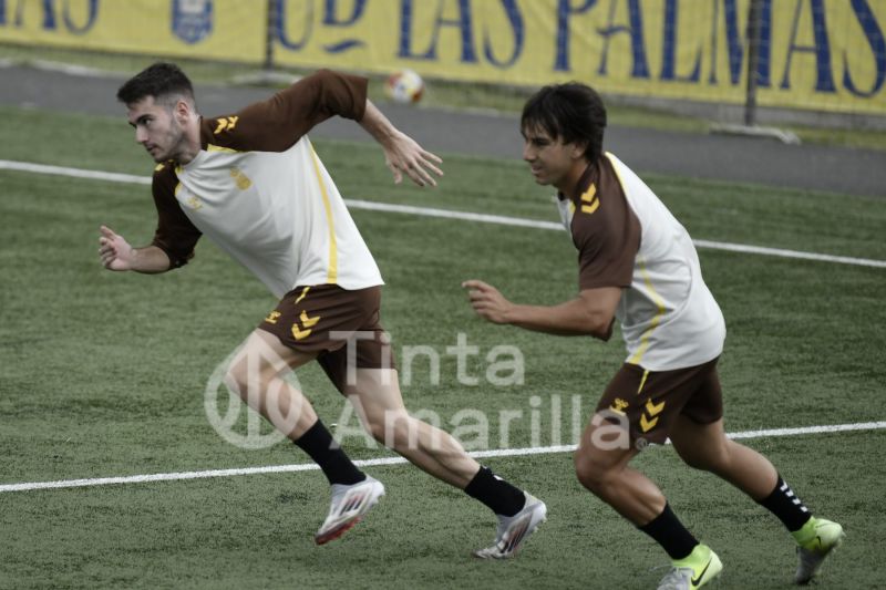 Fotos: El filial prepara un partido con matices especiales para Juanma Marrero