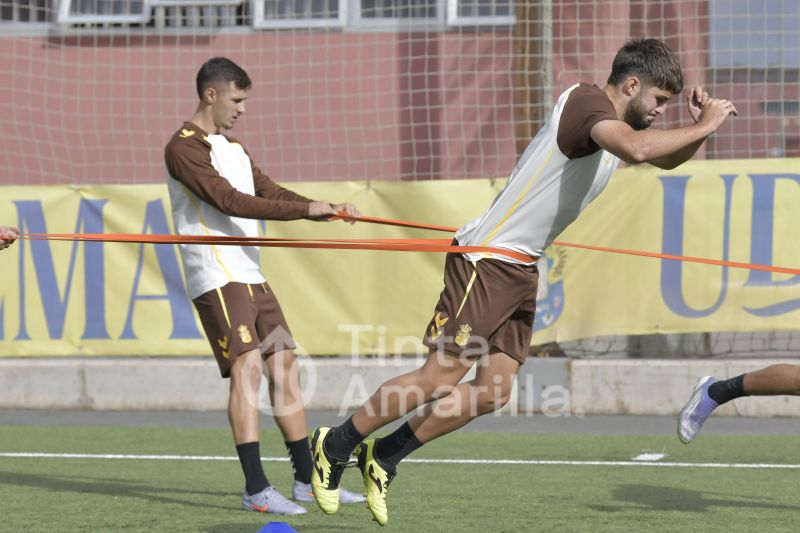 Fotos: Las Palmas Atlético, tras su primer triunfo local con el Conquense